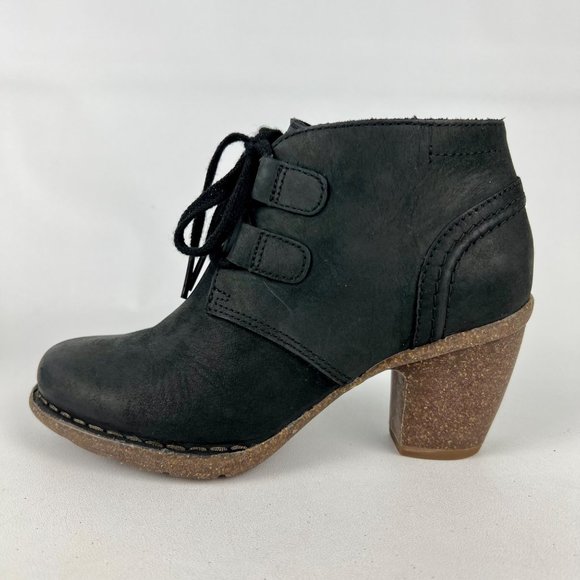 Clarks Womens Carleta Lyon Black Oily Leather Ankle Bootie Chunky Heel size 5.5 - Picture 6 of 16